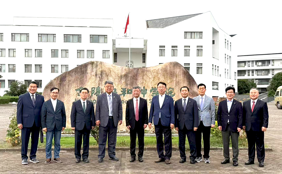 한교총 대표회장단, 중국기독교협회장 환담3.jpg