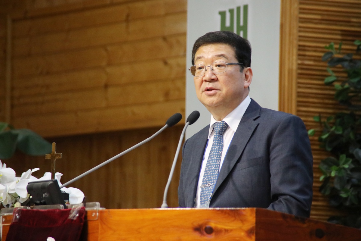 권면 전노회장 전만영 목사.JPG