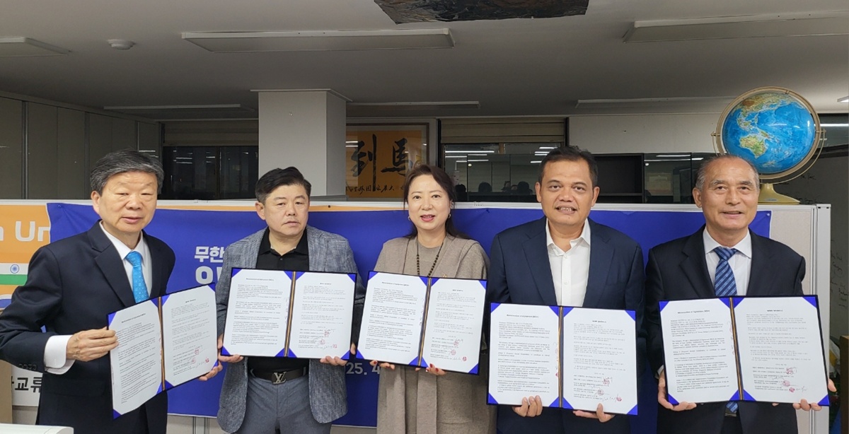 (좌)박희수회장 신성일대표 이영주사장 Yoyok회장 이경철대표.jpg