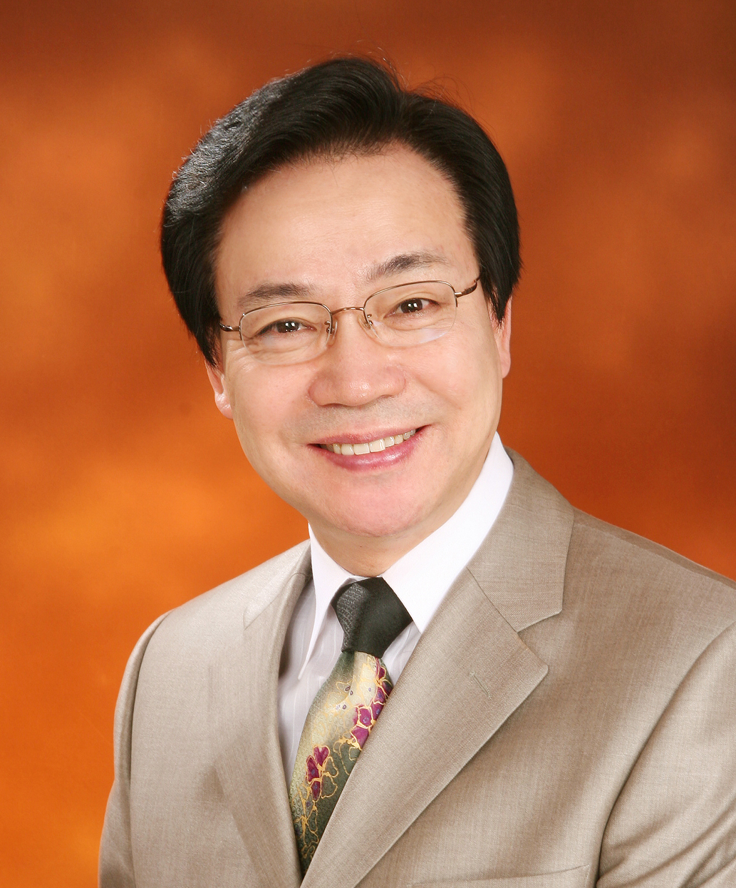 사장 소진우 목사 최근 사진.png