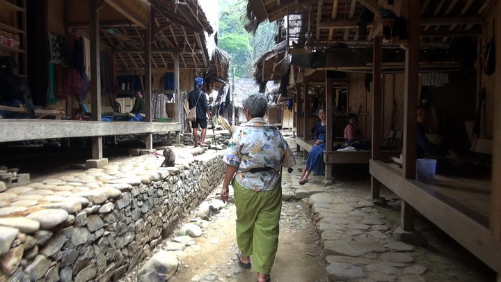 전통적인 삶의 방식대로 살아가는 바두이족 사람들-03.jpg