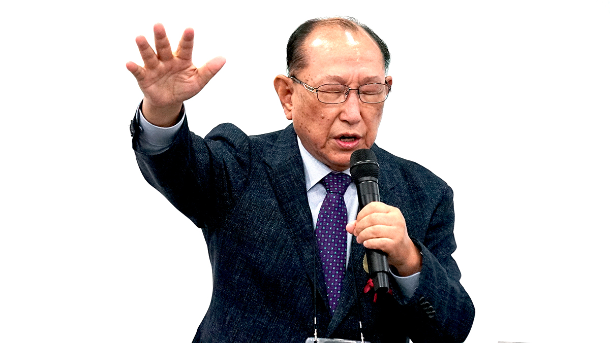 축도 김정배 목사.JPG