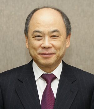 사진_권태진 목사.jpg