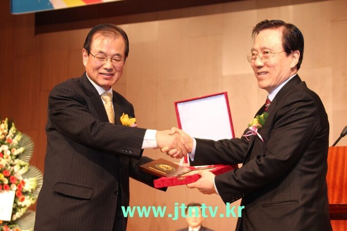 홍재철목사 취임행사 042 복사03.jpg