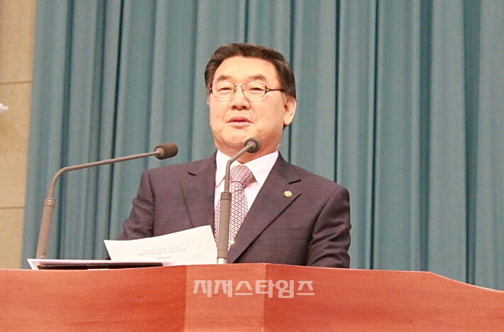 결의문낭독 박동호 목사03.jpg
