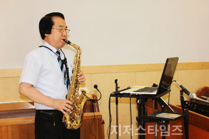 37회총회 섹소폰 연주 대광교회 장로.jpg