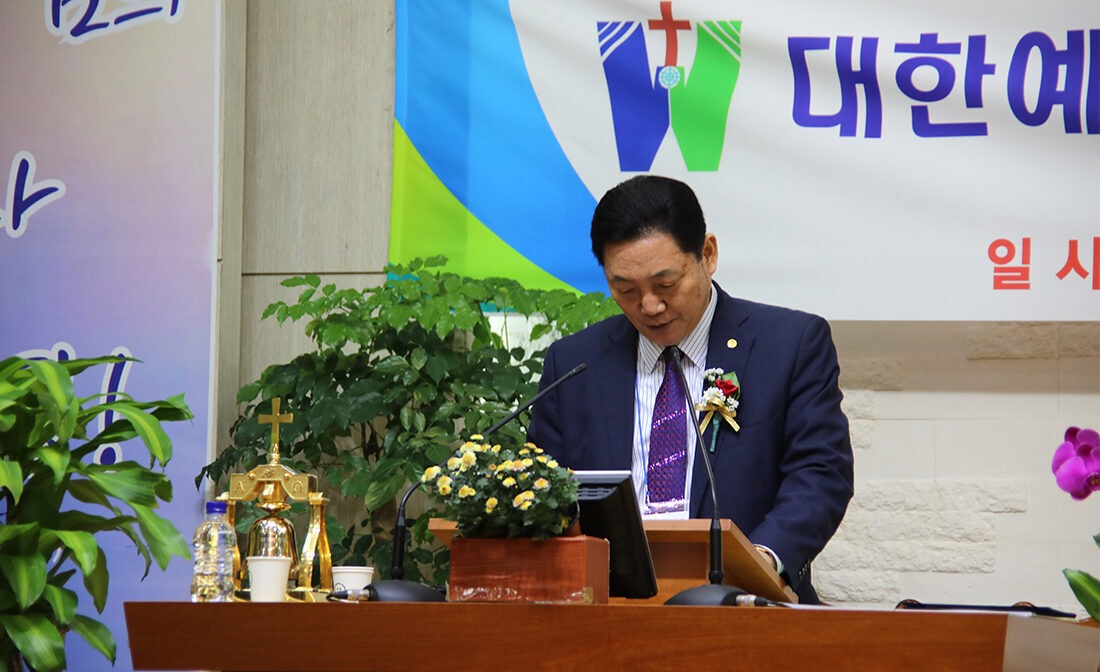 폐회예배 직전총회장 박정균 목사.jpg