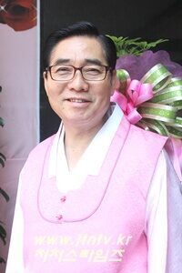 당회장 최길학목사1.jpg