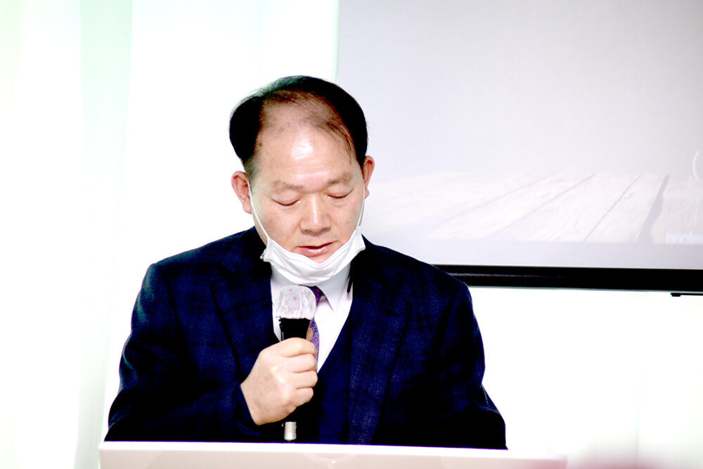 인사 허성준 목사.jpg
