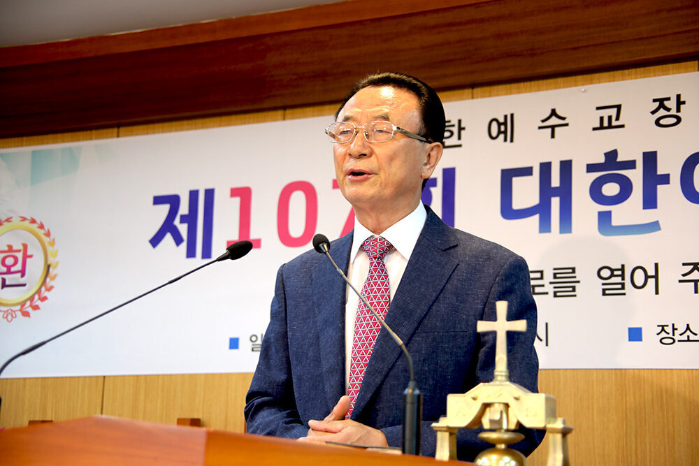 설교 총회장 이규필 목사.jpg