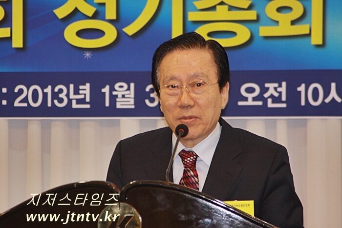 대표회장 홍재철 목사002-01.JPG