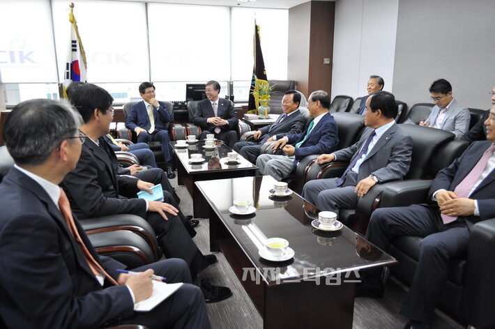 황교안 총리 한교연 내방2.jpg
