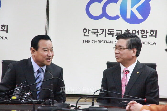 이 총리 한기총 내방05.jpg