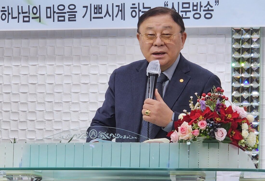 말씀선포 허창범 목사.jpg