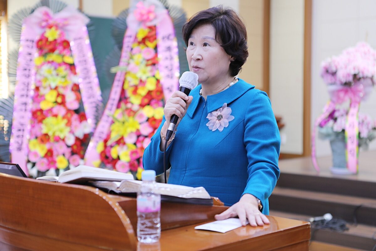정기노회 김사라 노회장.JPG