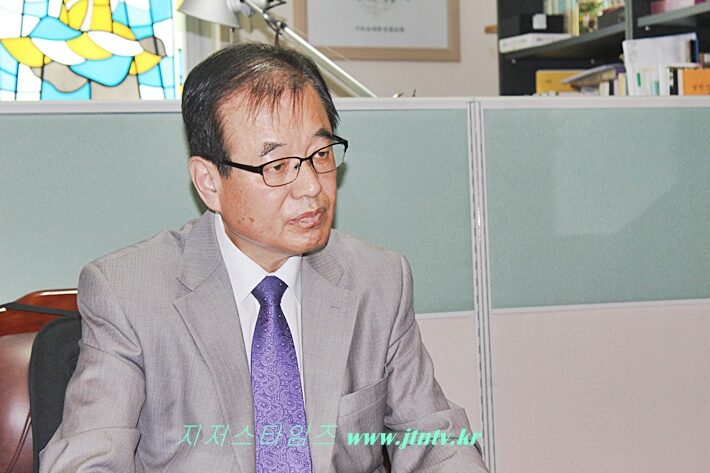 김운태총무 퇴임식01.jpg