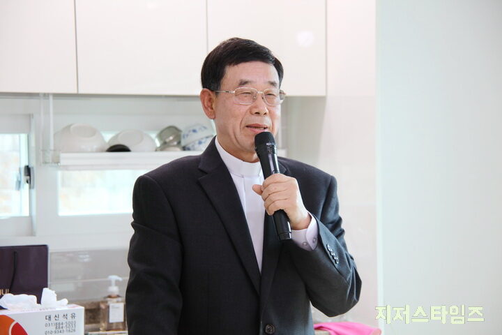 268A7964-03.JPG