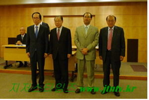 신임 김현배 이사장, 김동권 부이사장, 이선규 서기,  손인웅 회계(왼쪽부터).jpg
