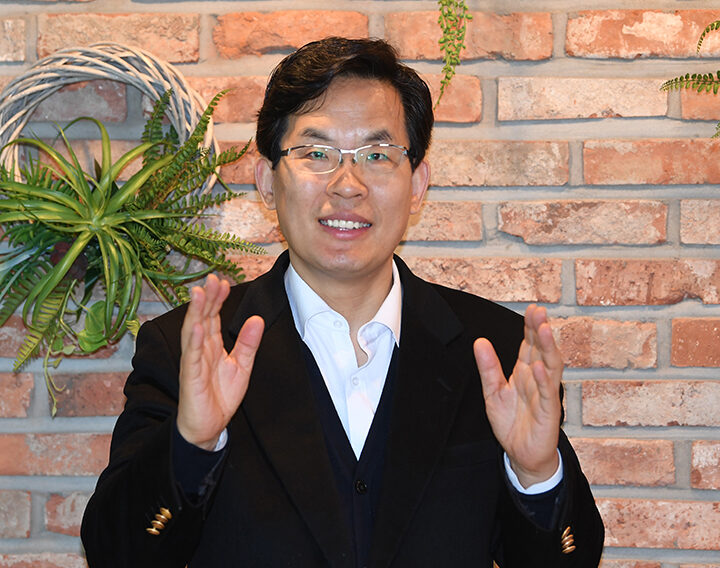 이효상원장 사진 -01.jpg