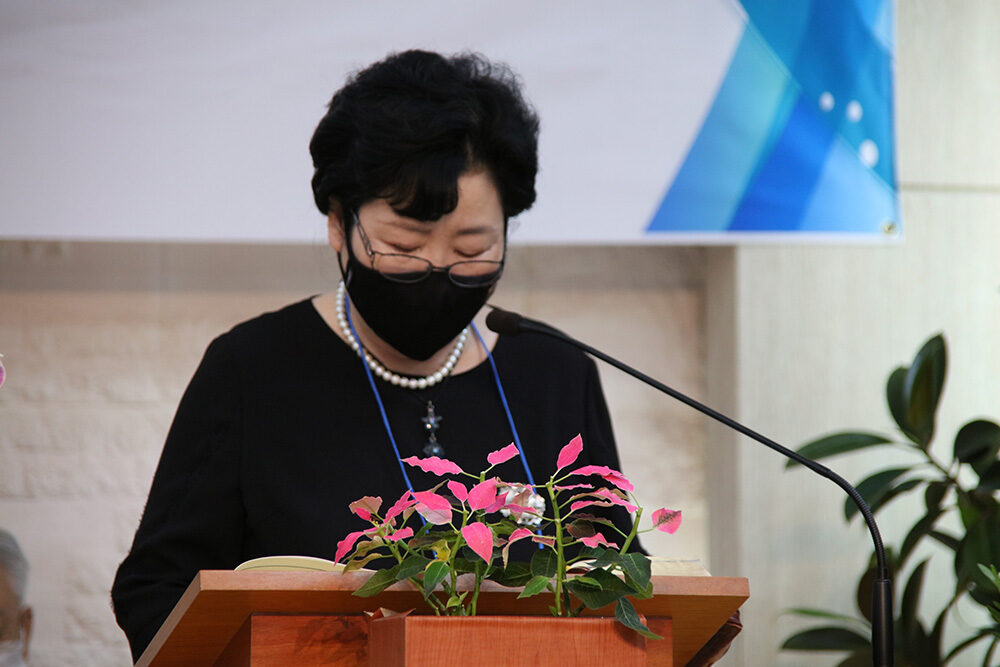 사회 마순덕 목사.jpg