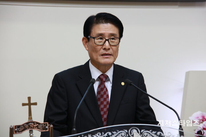합보 총회장 황덕광 목사 설교1.JPG
