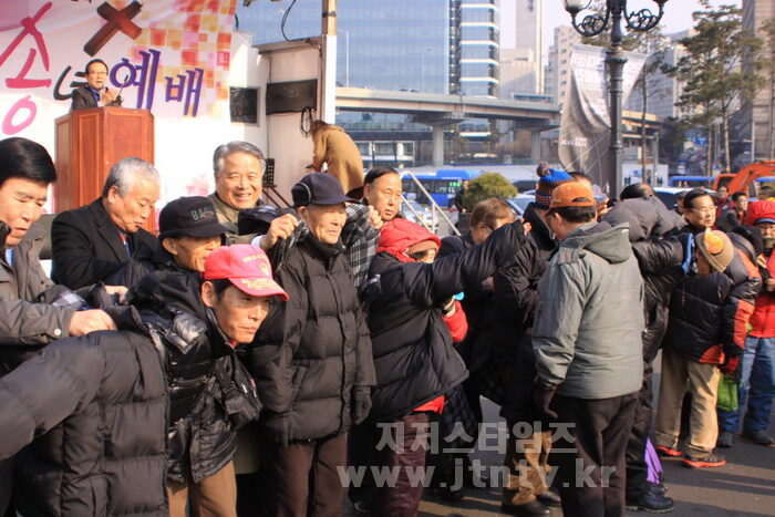 한기총 서울역02.jpg