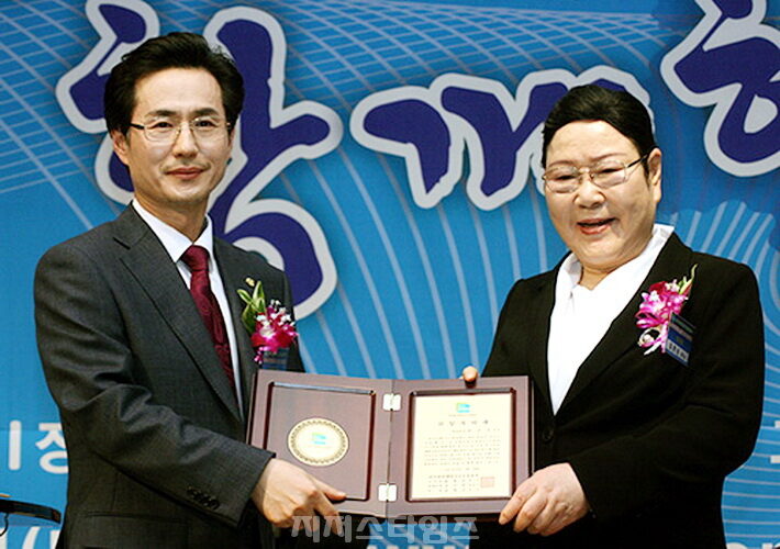 대표회장 한은수 목사 이사장 임원순 목사02.jpg
