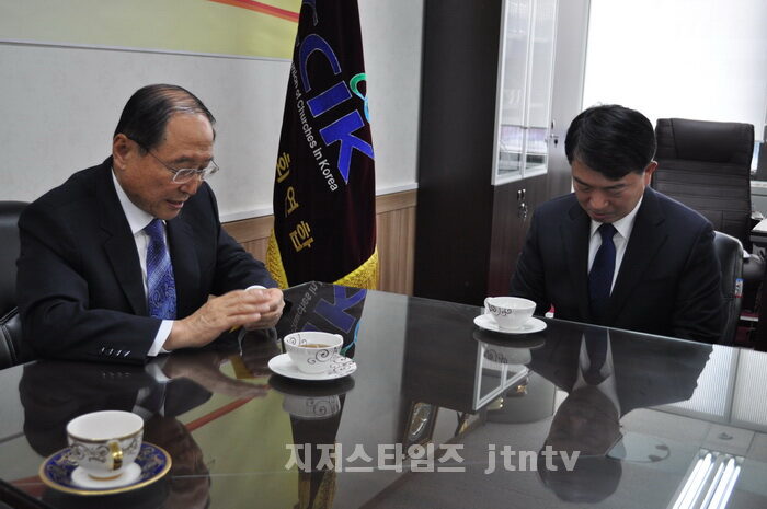강신명 서을청 한교연 내방01.jpg