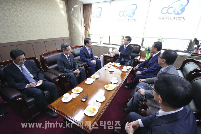 강신명경찰청장 한기총내방1.jpg
