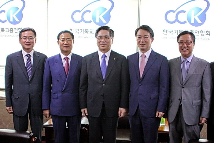 강신명경찰청장 한기총내방3.jpg