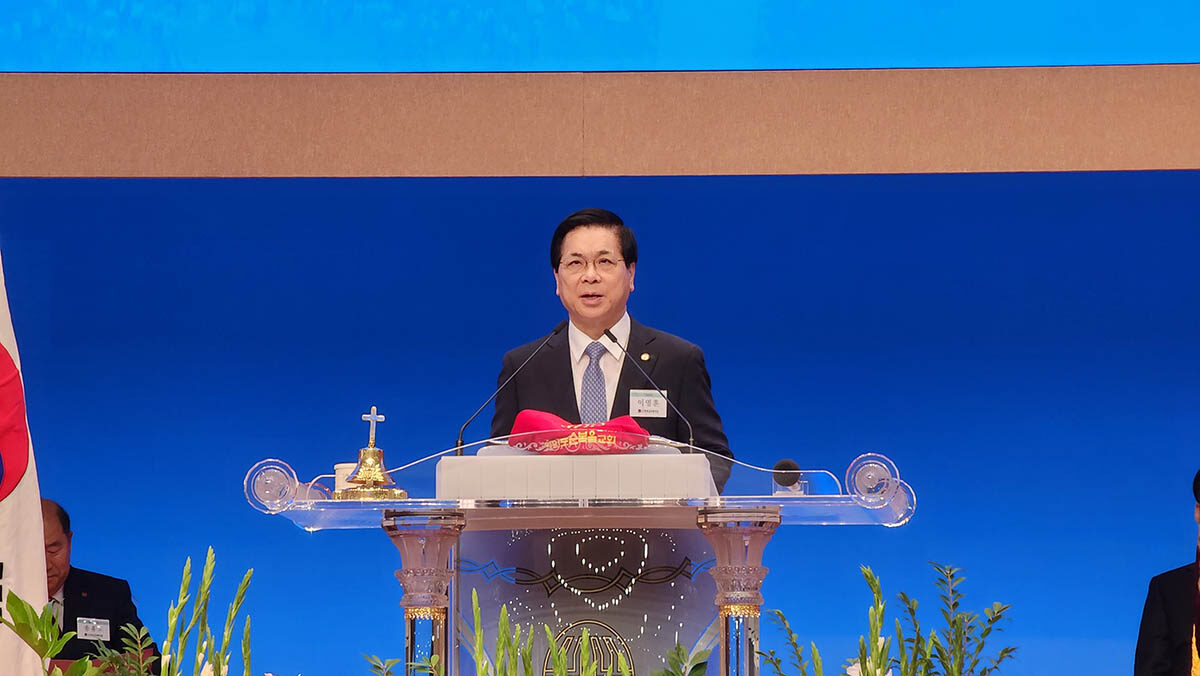 이영훈 목사1.jpg