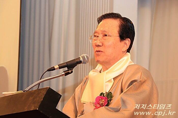 고희 홍재철 목사001.jpg
