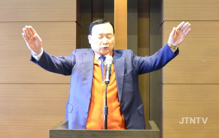 jtn-r04 축도 기수철 목사(샘골교회 원로).jpg