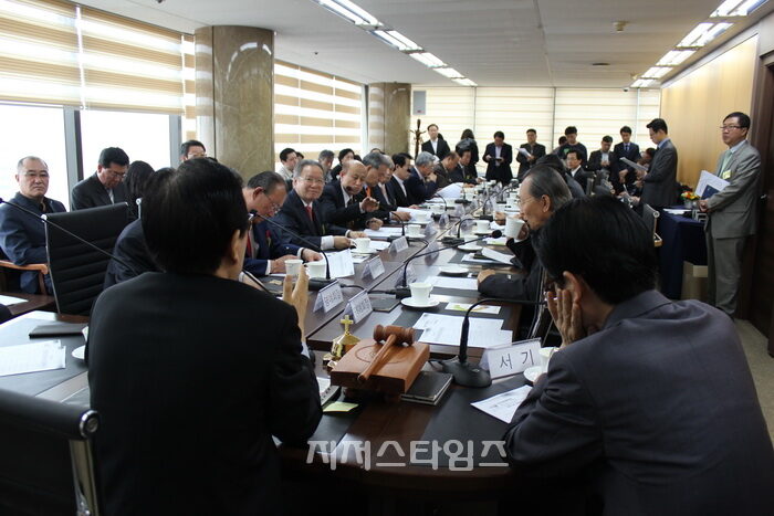 한기총 제25-3차 임원회.jpg