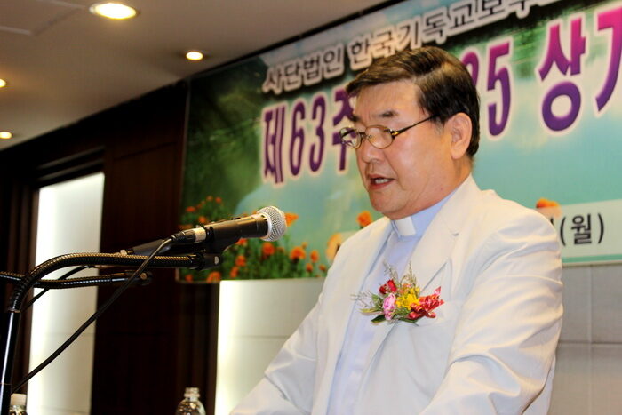 사회 박동호 목사.jpg