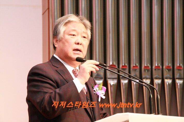 민복운 총재 이태희 목사01 복사.jpg