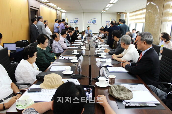 홍대표 전격사퇴 선언-02.jpg