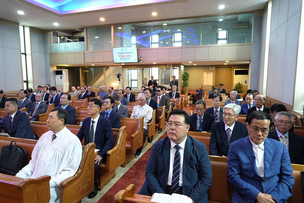 예배 드리는 모습1.jpg