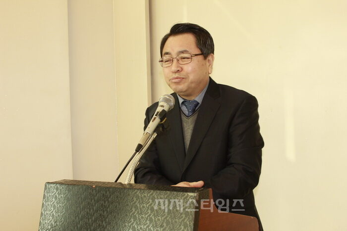 총회장 황원창 목사.jpg