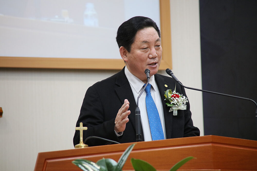 설교 웨신 직전총회장 박정균 목사.jpg