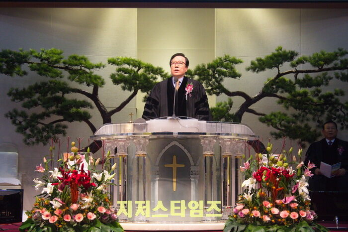 홍재철 목사12.jpg