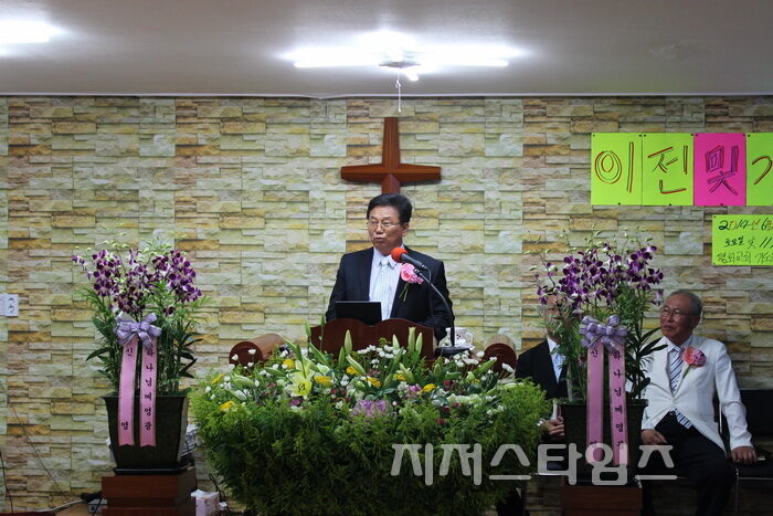 축사하는 지저스타임즈 대표이사 정기남 목사.jpg