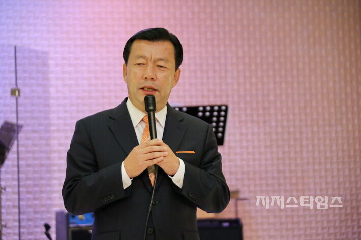 담임 조강수 목사002.jpg