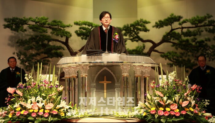 홍성익 목사03.jpg