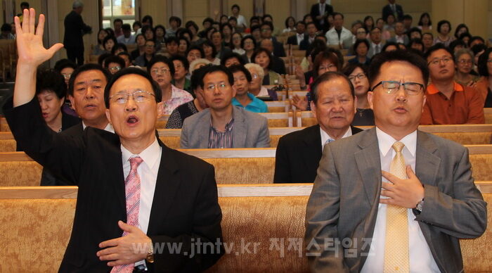 남현교회 집회1.jpg