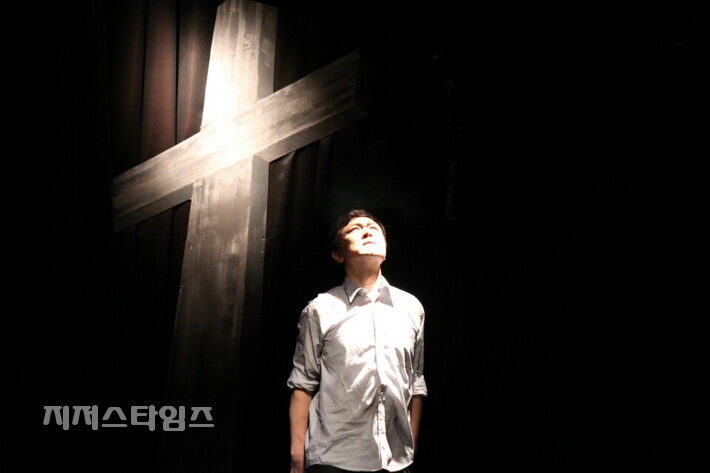 (CTS보도자료) CTS, 본히퍼 목사 생애 그린 ‘전율의 잔’ 기획공연 (2)01.jpg