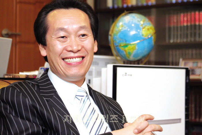 설동욱목사01.jpg