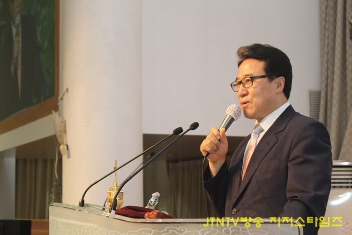 대표회장 김연남 목사3.JPG