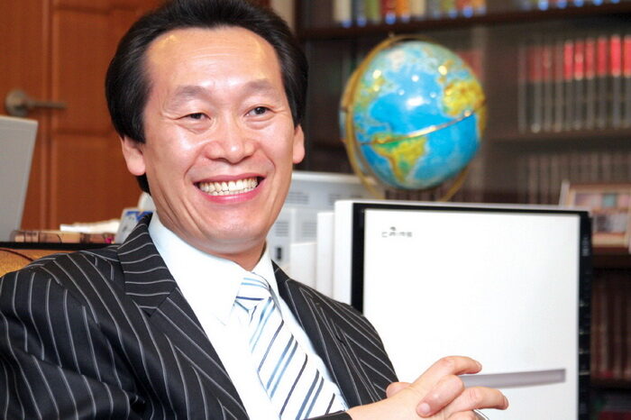 설동욱목사-01.jpg