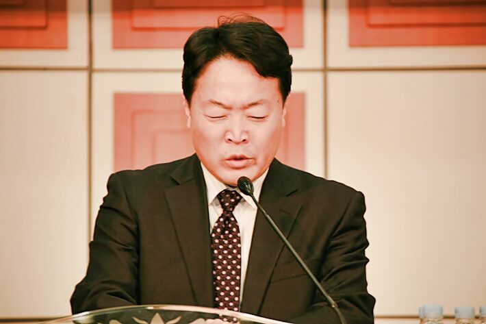 웨신총무 신언창 목사.jpg